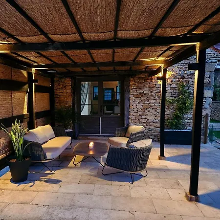Holiday home Dreamy 2br Dordogne Hideaway With Heated Pool And Views *