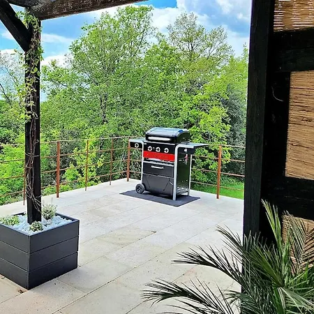 Dreamy 2br Dordogne Hideaway With Heated Pool And Views *
