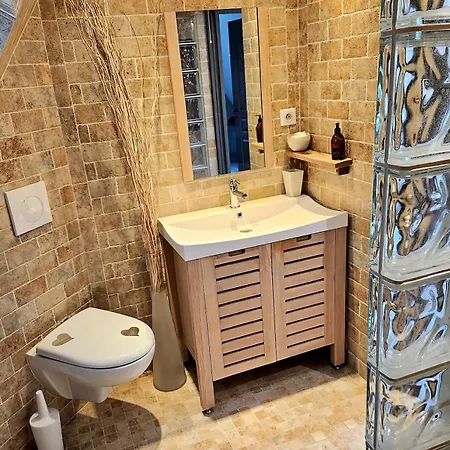 Dreamy 2br Dordogne Hideaway With Heated Pool And Views *